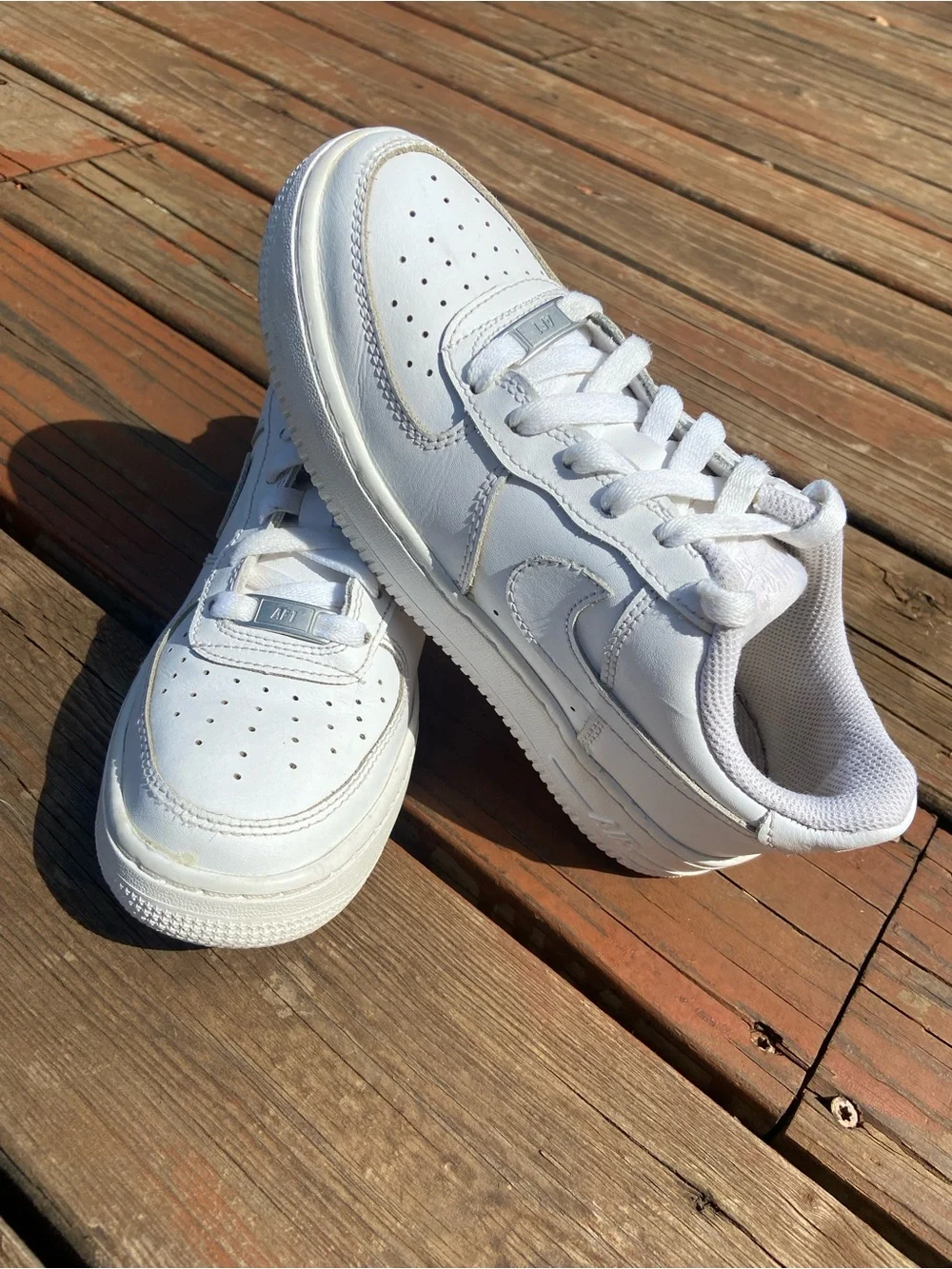 White Nike Air Force One Leather Size 4Y Casual Athletic Sneakers Low-Top